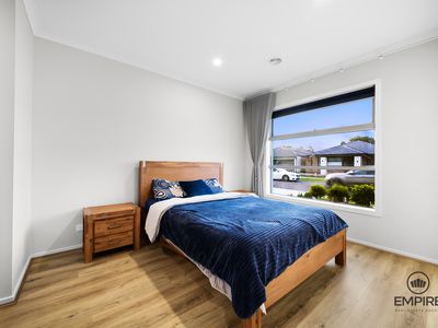 63 Karula Circuit, Clyde