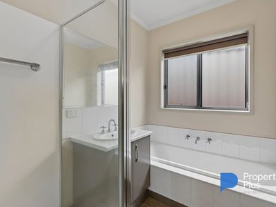 4B Alfreda Place, Golden Square