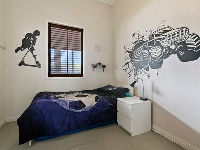 26 Lamorna Street, Rochedale South