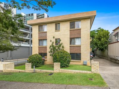3 / 4 Augustus Street, Toowong
