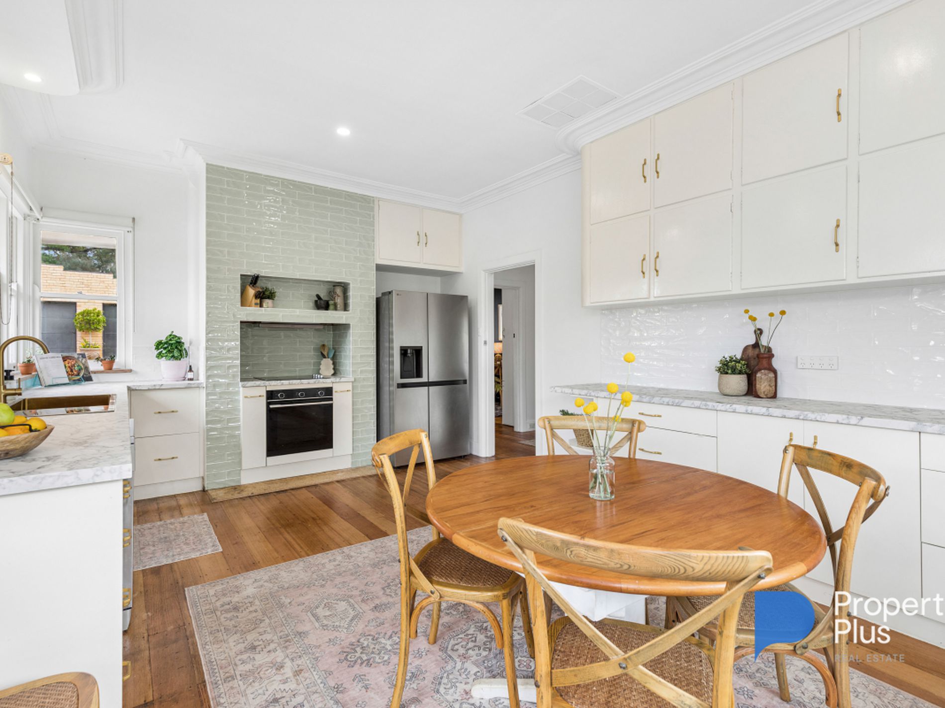 8 Clifton Street, Charlton