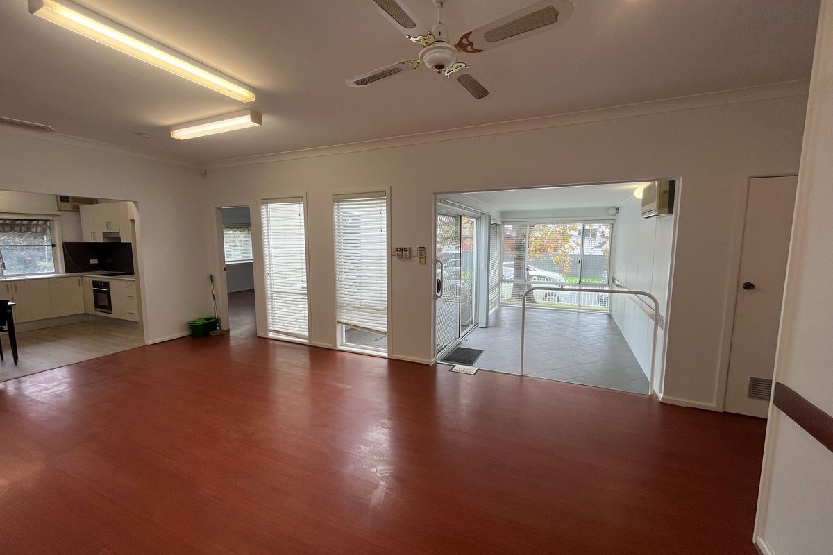 74 Kareena Road, Miranda