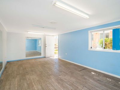 90 South Liverpool Road, Heckenberg