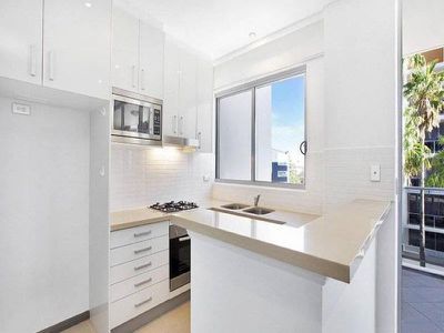 650 / 5 Rothschild Avenue, Rosebery