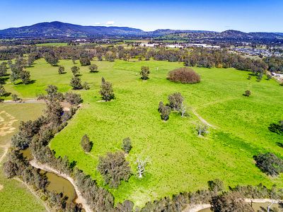 . Murray Valley Highway, Bonegilla