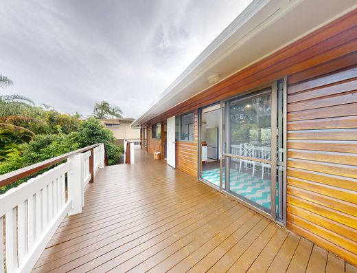 Beautifully presented Noosa Heads Home - AVAILABLE LATE JANUARY image 9