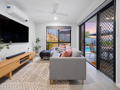 16 Erskine Street, Upper Coomera