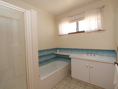 1 / 185A MOORE STREET, Warrnambool