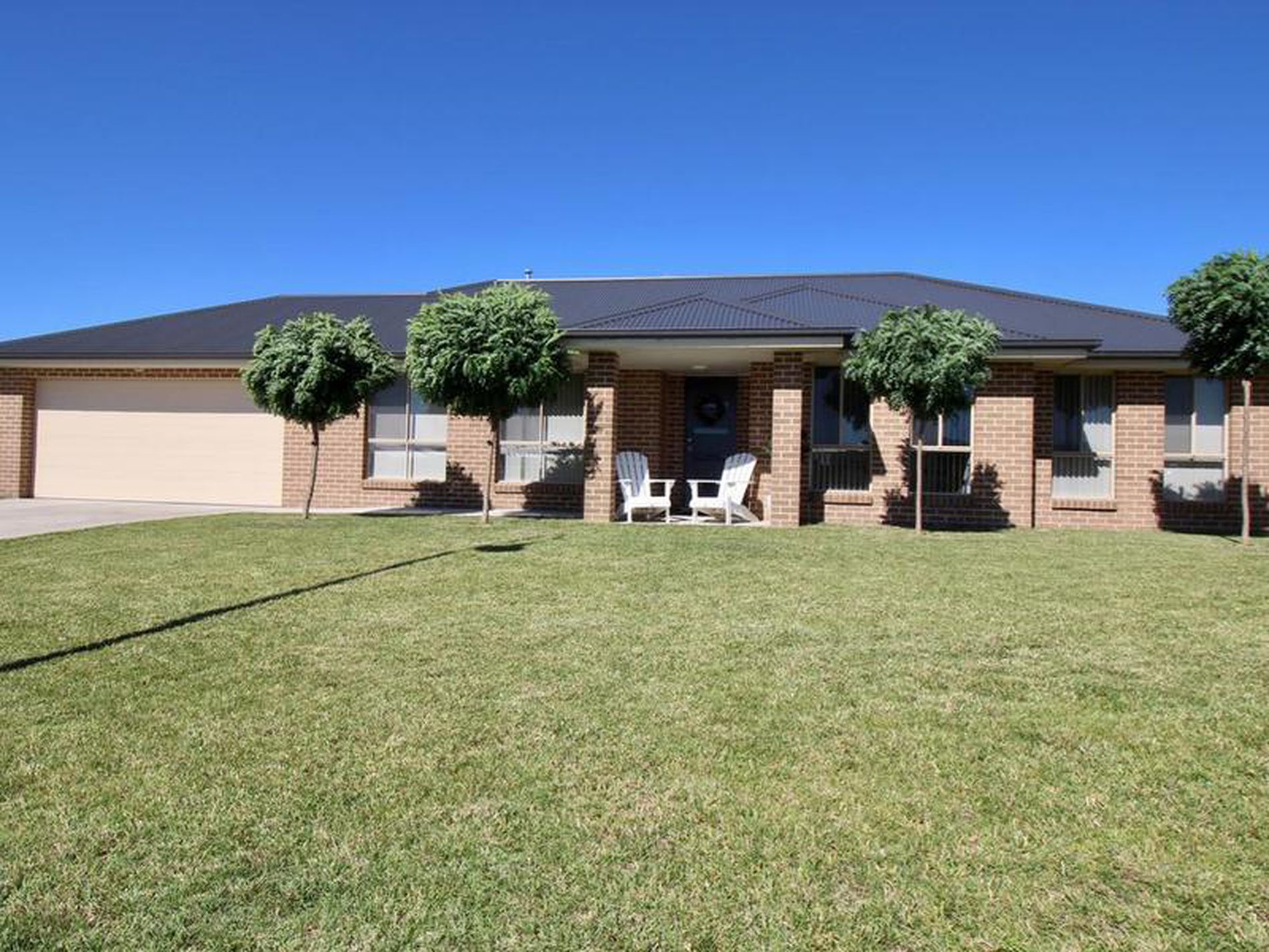 2 Cobb Avenue, Llanarth