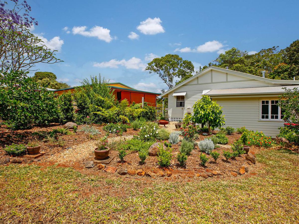 10 Barrine Road, Yungaburra