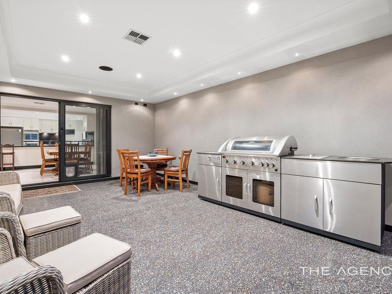 4 Sandford Avenue, Lake Coogee