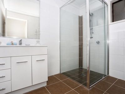 2 / 35 Riviera Avenue, Tweed Heads West