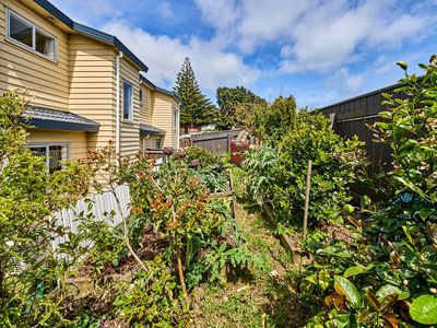 10 Pohutukawa Grove, Titahi Bay