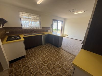 10 Medlyn Street, Parkes