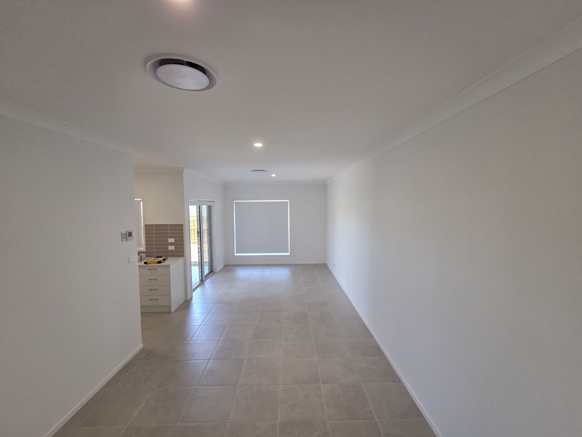 2/243 Settlers Boulevard, Chisholm