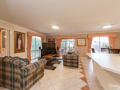5 Eleanore Crescent, Hallam
