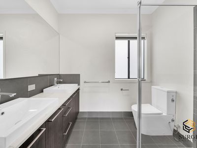 12 Petunia Crescent, Armstrong Creek