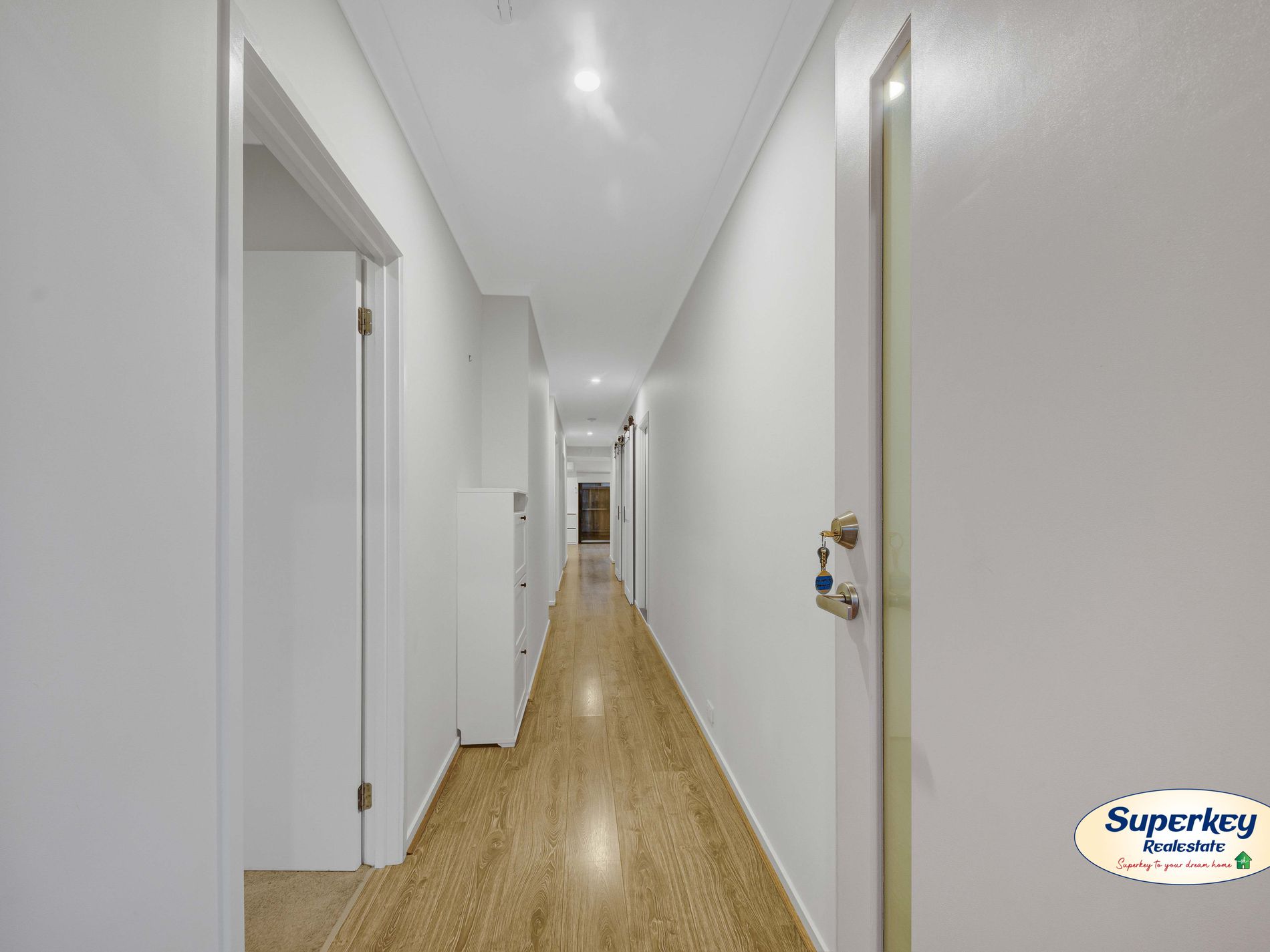 32 Chromite Circuit, Weir Views