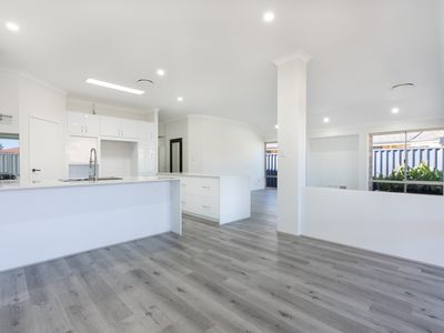 42 Achiever Avenue, Port Kennedy