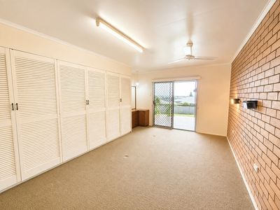 10-12 Crouch Avenue, Atherton