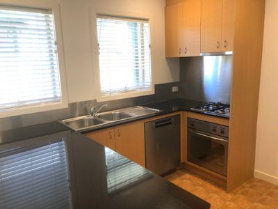 2 / 164 Aitken Street, Williamstown