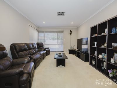 32 Carr Crescent, Warwick