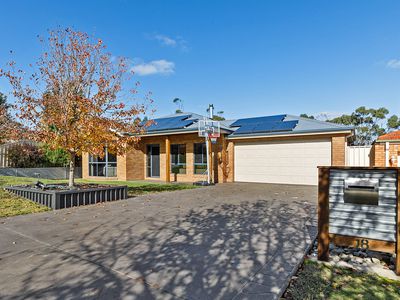 18 ROBINIA COURT, Kilmore