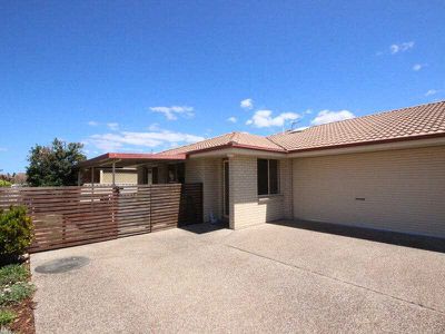 2 / 16 Amanda Crescent, Forster
