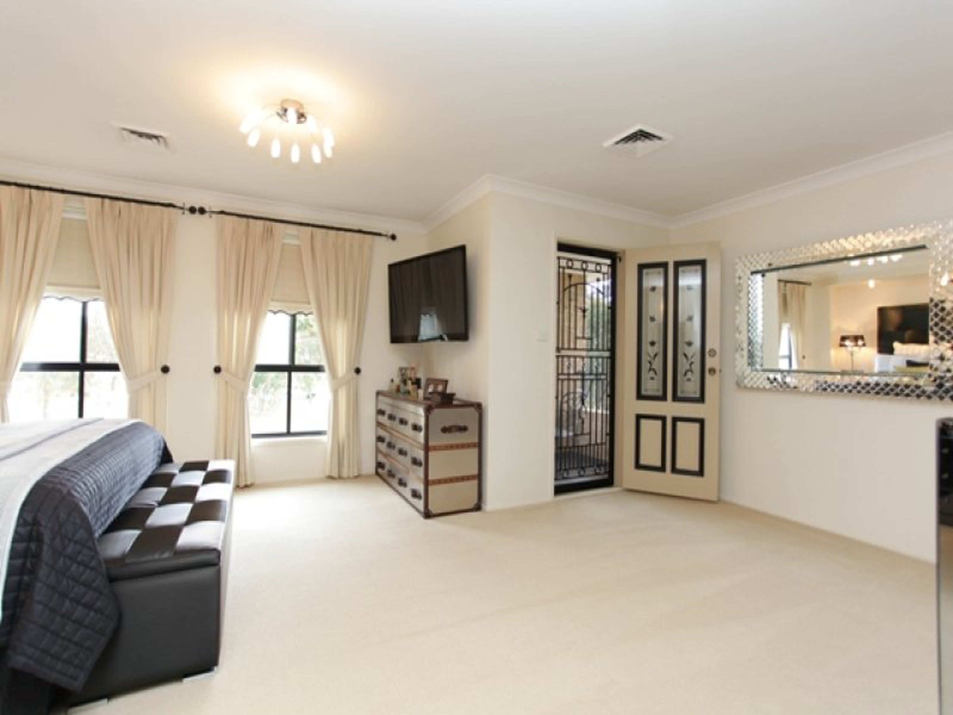 74 Glengarry Drive, GLENMORE PARK