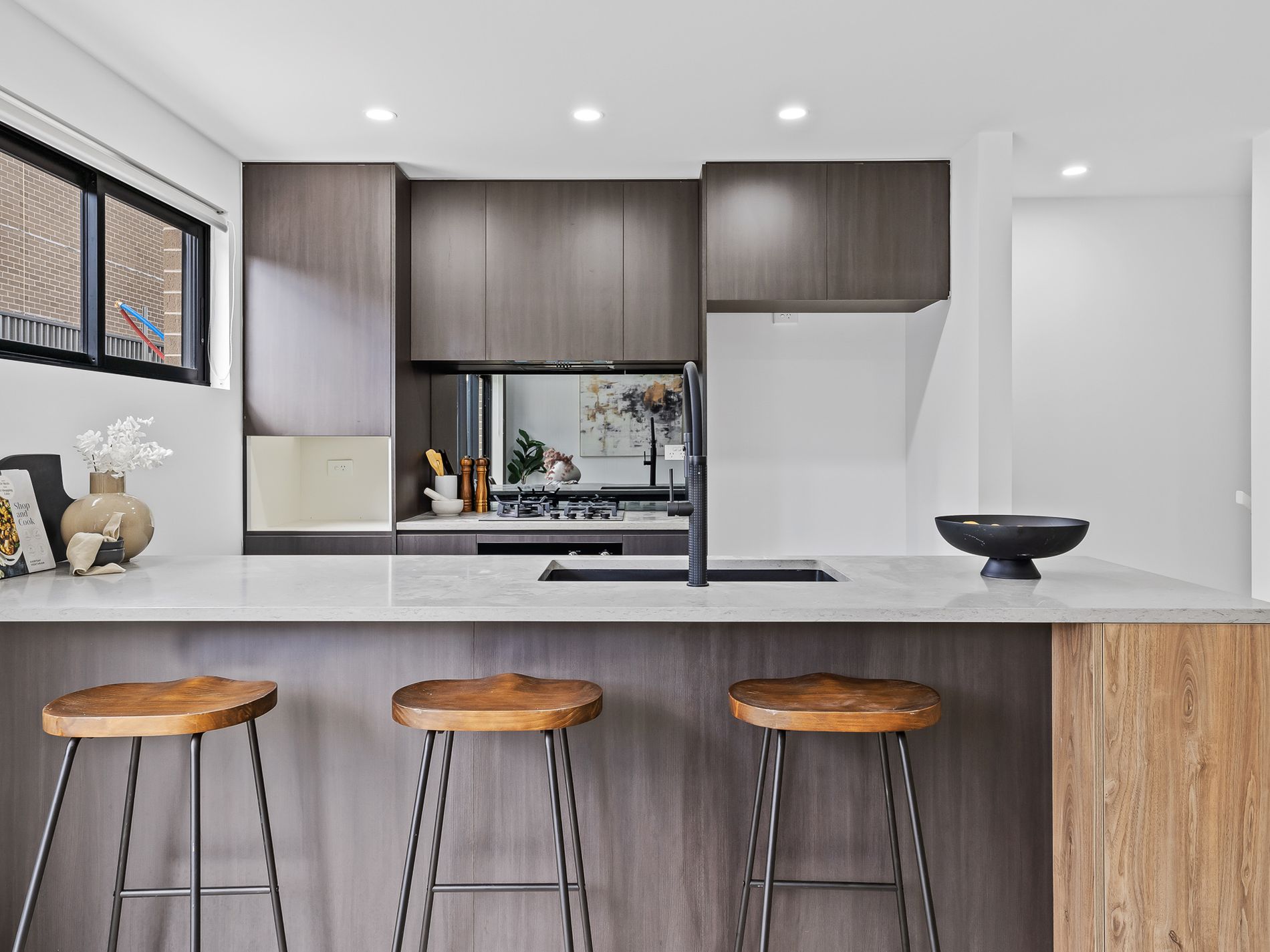 3 / 2 Bando Road, Girraween
