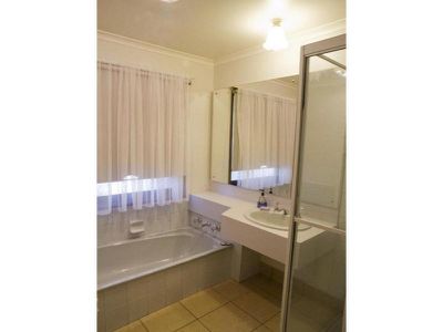 4 Hollywood Court, Strathdale