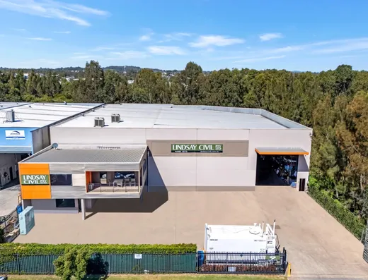 Freestanding Warehouse 