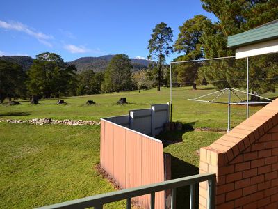 1 / 25 Fairway Avenue , Mount Beauty