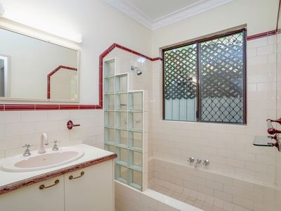 77 Cassowary Street, Freshwater