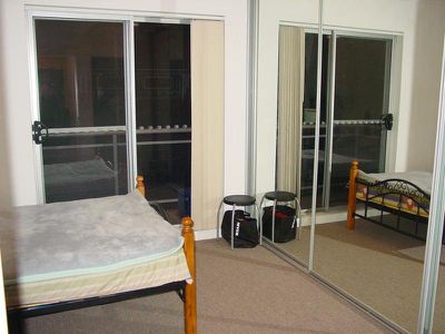 8 / 384a - 388 Railway Parade, Carlton