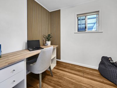 11 Phillips Avenue , Atherton