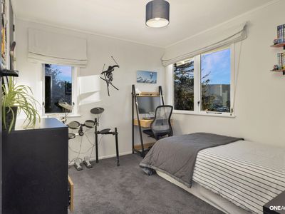 22 Bartlett Grove, Tawa