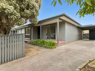 3 / 16 Campbell Grove, Mornington