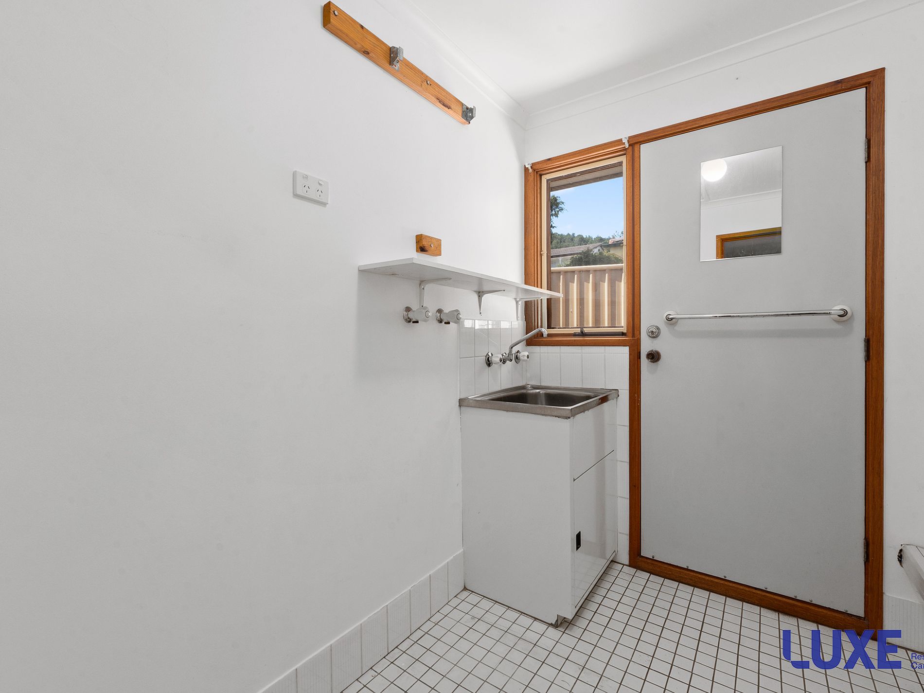 16 Gratton Place , Isaacs