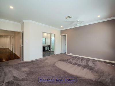 8 Newgain Cres, Carramar