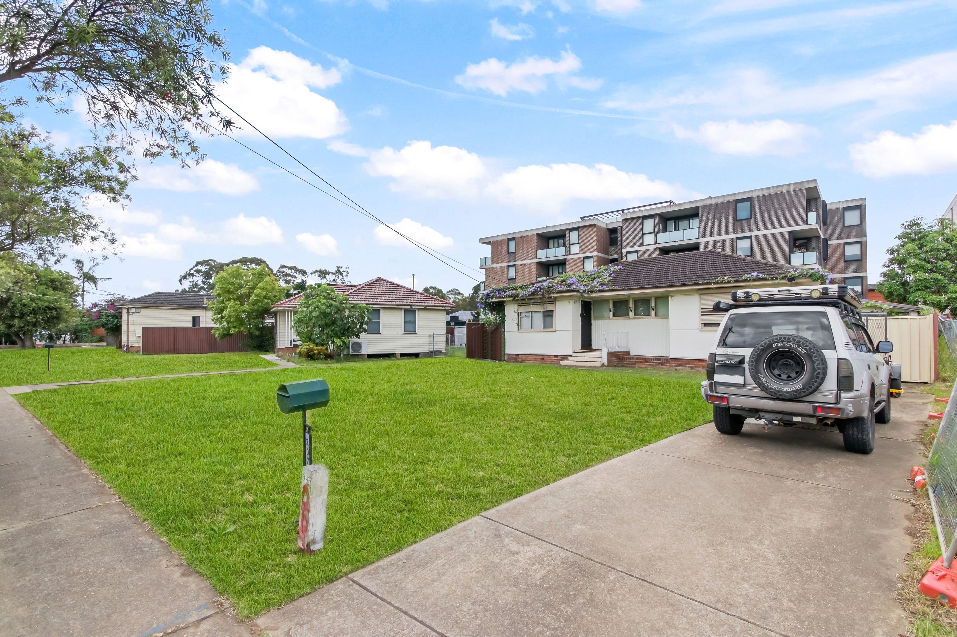 207-211 Hoxton Park Road, CARTWRIGHT