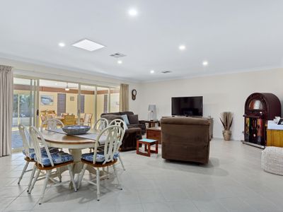 1 Lovelock Close, Normanville