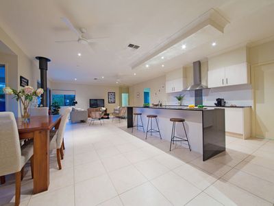 2 Lachlan Drive, Wakerley