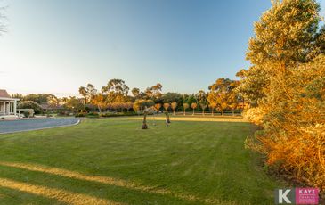 18 Dee Wy Road, Narre Warren South