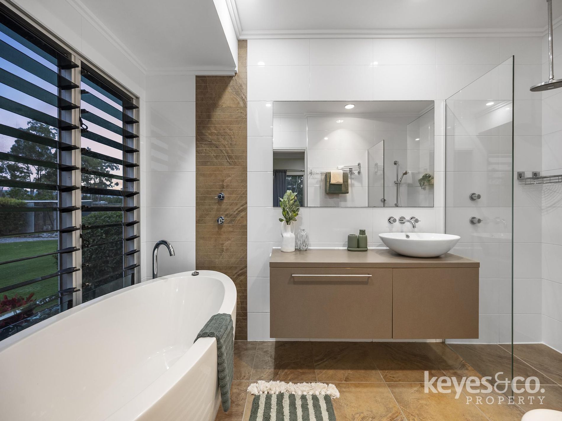 24 Kens Court, Alice River