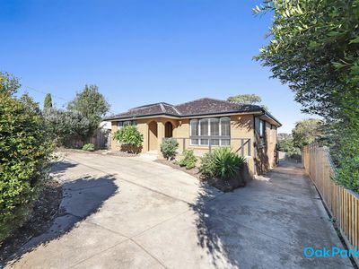 81 New Road, Oak Park