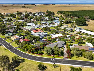 20 Dry Creek Road, Donovans