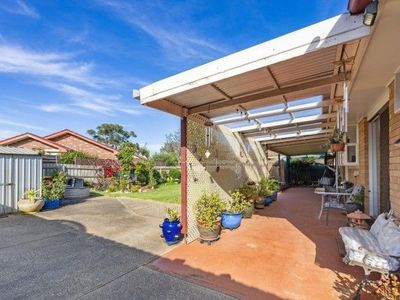 2 Laraine Place, Melton West