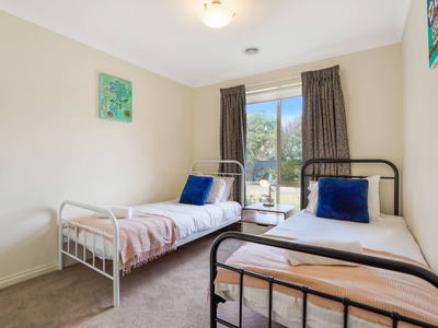 7 Burrumbeet Court, Manor Lakes