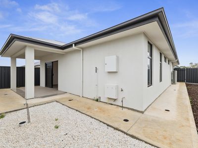 16 Tsouris Way, Munno Para West